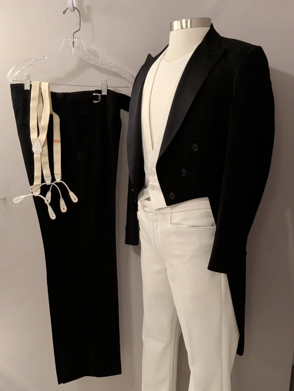 Black Tailcoat Tuxedo Jacket w White Waistcoat &Blk Trousers Formal Evening Wear